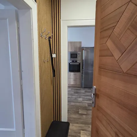 Eliasova 2 Apartment *